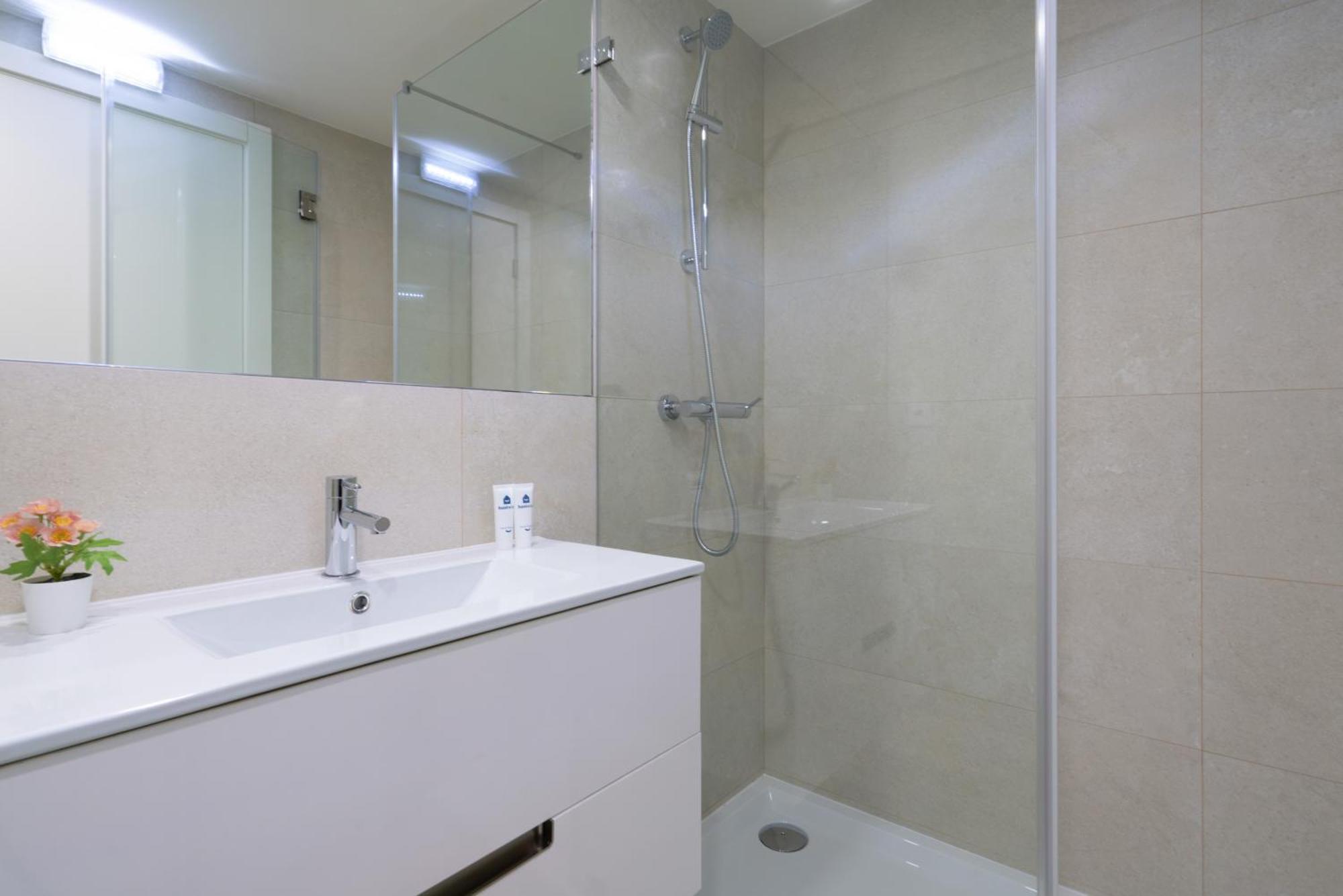 Host Wise - Central Private Flats - Terrace 포르투 외부 사진
